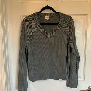 BKE - stretchy v neck long sleeve top - M
